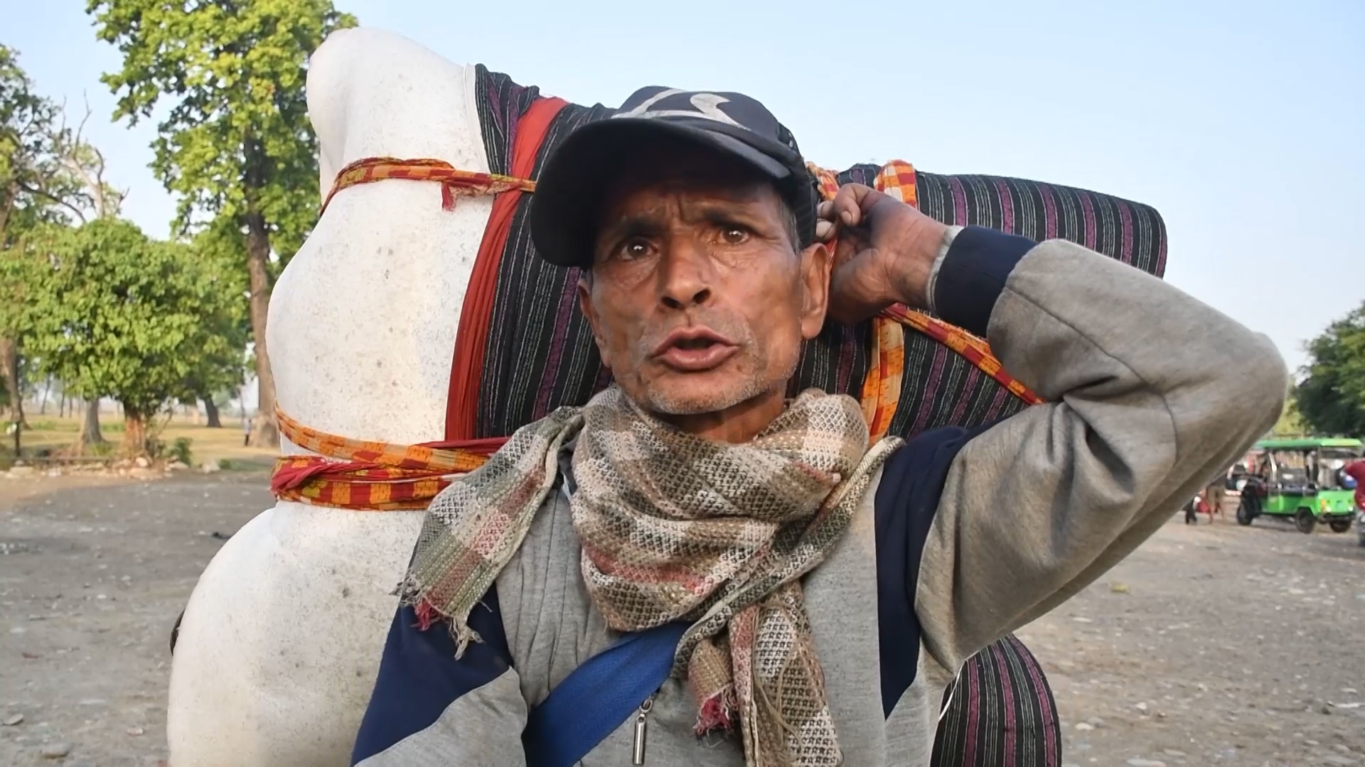 'नेताहरूसँग हाम्रो एउटै माग छ, छाक टार्न परिवार छोडेर भारत जान नपरोस्' (भिडियाे)